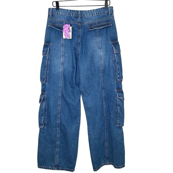 NWT Forever 21 Women’s Bratz Collaboration Wide Leg Cargo Jeans Size 30 - Picture 3 of 8